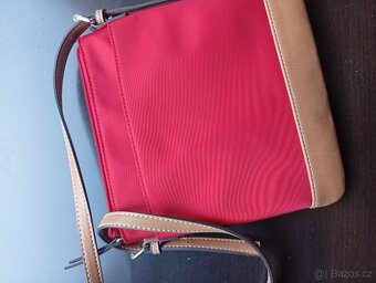 Nová kabelka Tommy Hilfiger, taštička Armani zdarma - 8