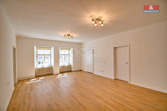 Pronájem bytu 3+1, 90 m², Valašské Meziříčí, ul. Náměstí - 8