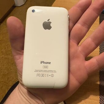 iPhone - 8