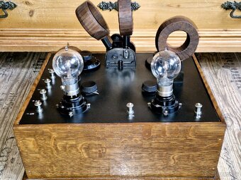 Starožitné rádio Burndept, Anglie, 1925 - 8