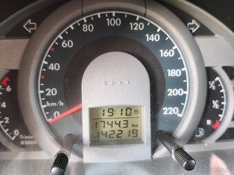 Prodám Volkswagen Fox 1.2 - 8