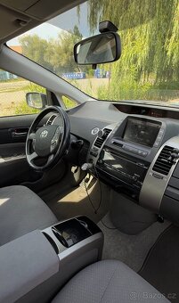 Toyota Prius - 8