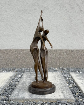 Bronzová socha Tančící pár moderní umělecká dekorace a dárek - 8