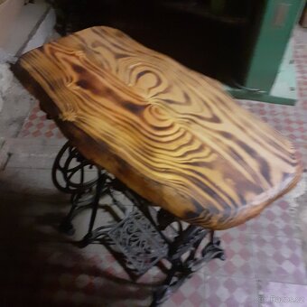 Stolek ze šicího stroje - 8