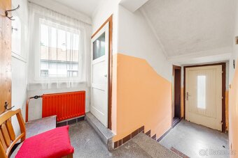 Rodinný dům s garáží, bytem a rozlehlou zahradou – Kralupy n - 8