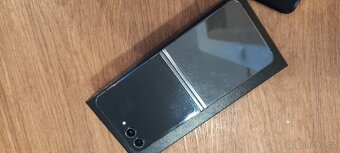 Samsung Galaxy Z Flip 5 - 8