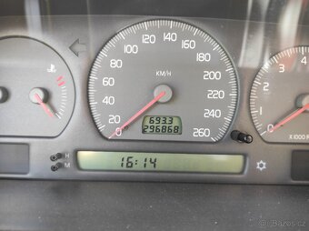 Volvo V70 2,4 103kw - 8