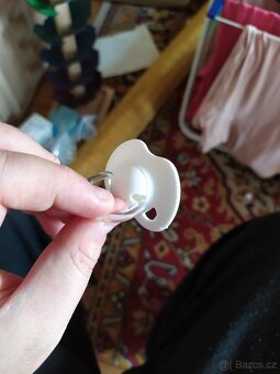 Kojenecké lahvičky, dudlíky atp. - 8