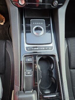Jaguar F-Pace 3.0 D V6 AWD,R- SPORT - 8
