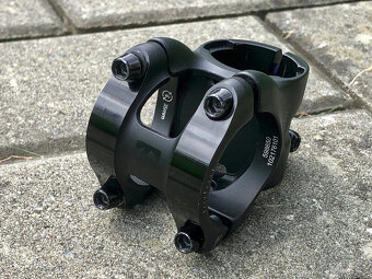 Představec Bontrager Line Pro - 35,0 / 0° - Blendr - černý - 8