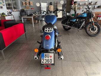 Royal Enfield, Super Meteor 650 - 8