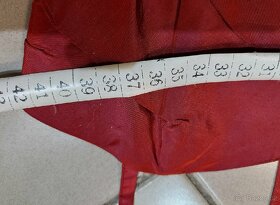 Balíkovna za 69,- Kč. Plesové bordó šaty. - 8