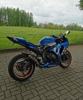 Suzuki GSX-R 1000 - 8