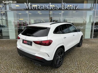 Mercedes-Benz GLA - 8