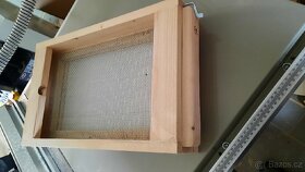 Plemenáč, úl, včely, rojáček, oplodňováček, gravírování - 8