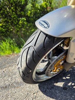 Kawasaki Z 1000 - 8