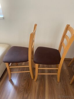 Dvě dřevěné židle - 8