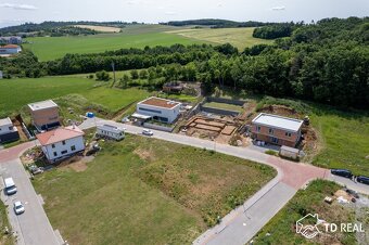 Prodej stavebního pozemku 775 m2 - Střelice, ev.č. 00956 - 8