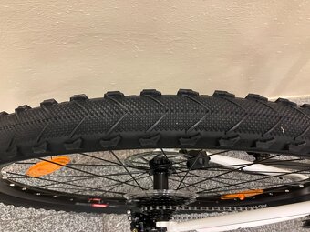 AUTHOR SULUTION 29 ASL, 18" - 8