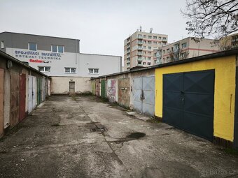 Garáž Praha Braník - 20m2 - vlastní pozemek - elektřina - 8
