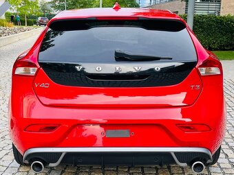 Volvo V40 1.6i T3 110KW MANUÁL R-DESIGN KAMERA SERVISKA - 8