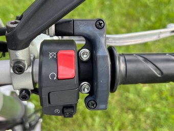 Prodám DUCATI MONSTER 1100 - 8