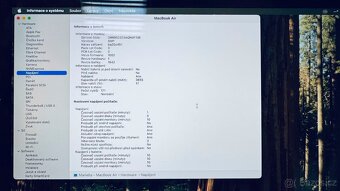 Apple MacBook Air model A2718 - 8