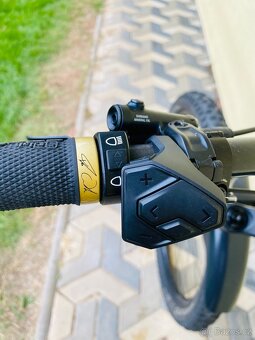 Trek Rail 9.8 XT Project One Carbon - 8