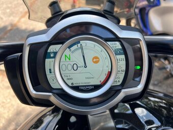 Triumph Rocket 3 R STORM 2024 - 8