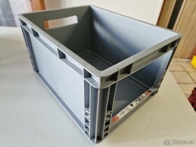 Prodám větší množství regálu. - 8