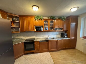 Kuchyňská linka s barem - 8