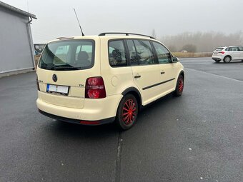 Volkswagen Touran - 8