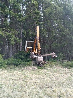 Menzi muck 5000 kráčející bagr - 8