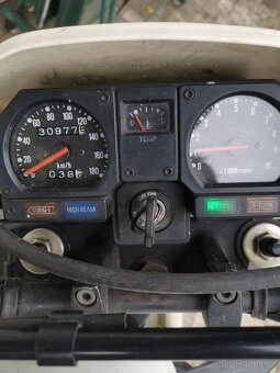 Kawasaki Kl 600 R - 8