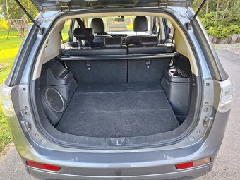 Mitsubishi Outlander PHEV - 2014 + zimní kola, odpočet DPH - 8