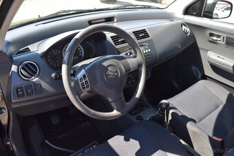 🚗Suzuki Swift 1.3 i 67KW • 4X4 • NOVĚ PO SERVISE - 8