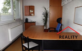 Pronájem skladových a obchodních prostor s rampou, 275 m2 Še - 8