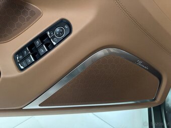 Porsche Panamera 4S – 4.8 V8 - 8