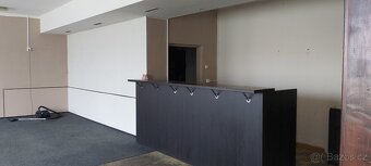Loučany 360m2 + chladirna,rampa,parkoviště.Pozemek 1820m2 - 8