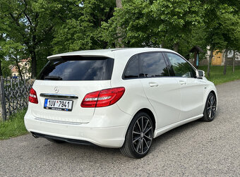 Mercedes - Benz B 180, Edition Black & White, atraktivní vůz - 8