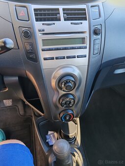 Yaris 1.0i - 8