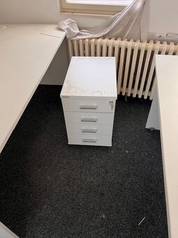 Kancelářský nábytek 4-5 lidí - Praha 9 - 8