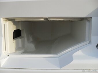 PRAČKA SE SUŠIČKOU WHIRLPOOL,VELKÁ KAPACITA 10/7KG,STÁŘÍ 2 R - 8
