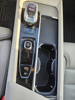 VOLVO XC 60 2.0 D 4x4 - 8
