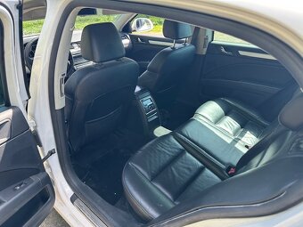 Škoda Superb 1.6 TDi 77kW Ambition 2012 - 8