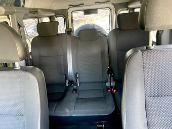 Land Rover Defender 110 - 8