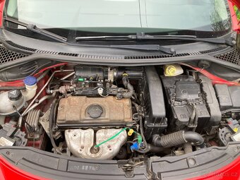 peugeot 207 1.4i - 8