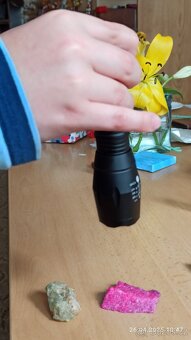 LED svítilny s ultafialovým UV-A světlem - 8