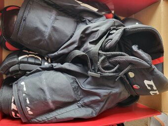 Startovací hokejová výzbroj CCM - 8