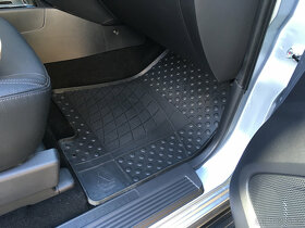 Mitsubishi Pajero 3.2 Di-D INSTYLE 7-Míst 176kW - 8